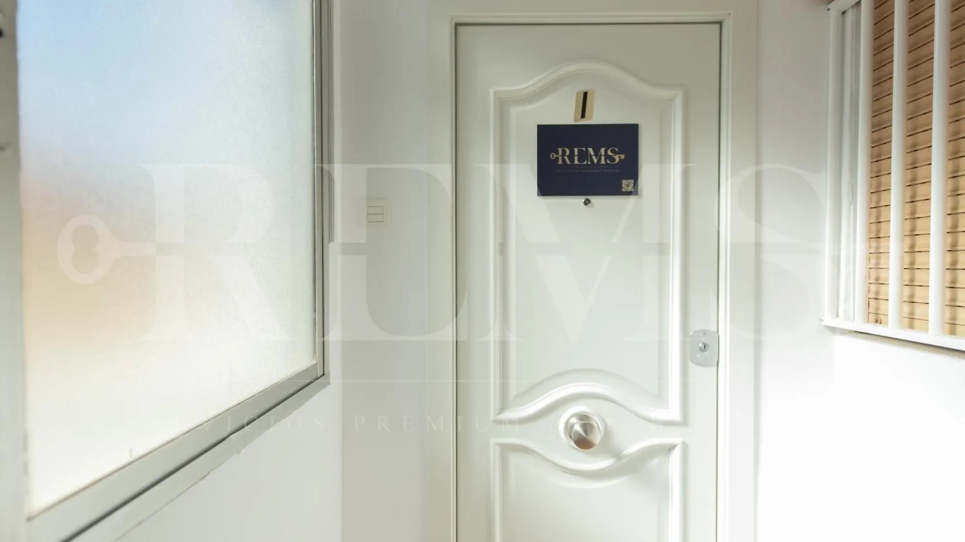 Comfortable And Charming Apartment With Terrace By Rems Malaga