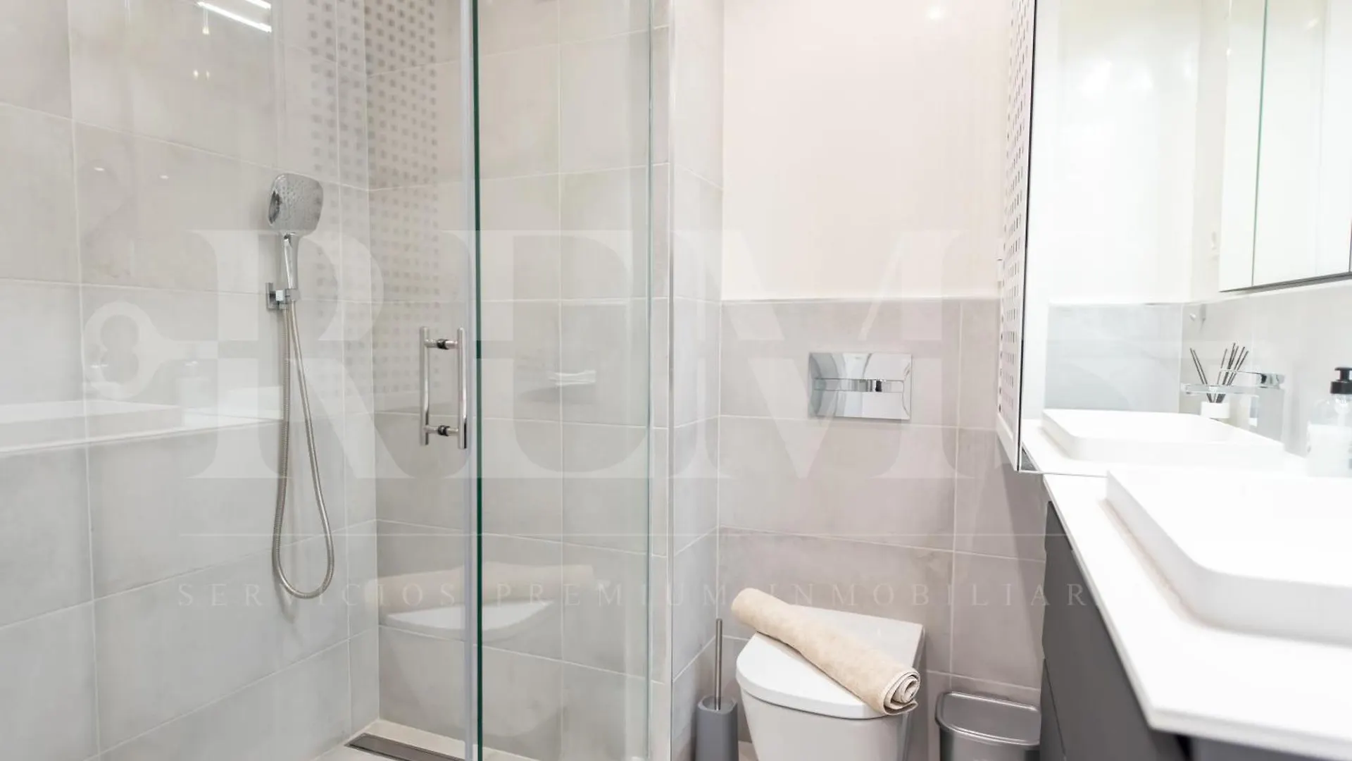 Comfortable And Charming Apartment With Terrace By Rems Malaga